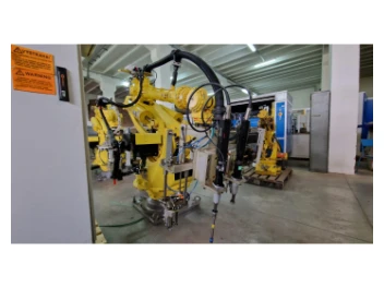 industrial robot Hyundai HX 165 (sn: HA14-2684)