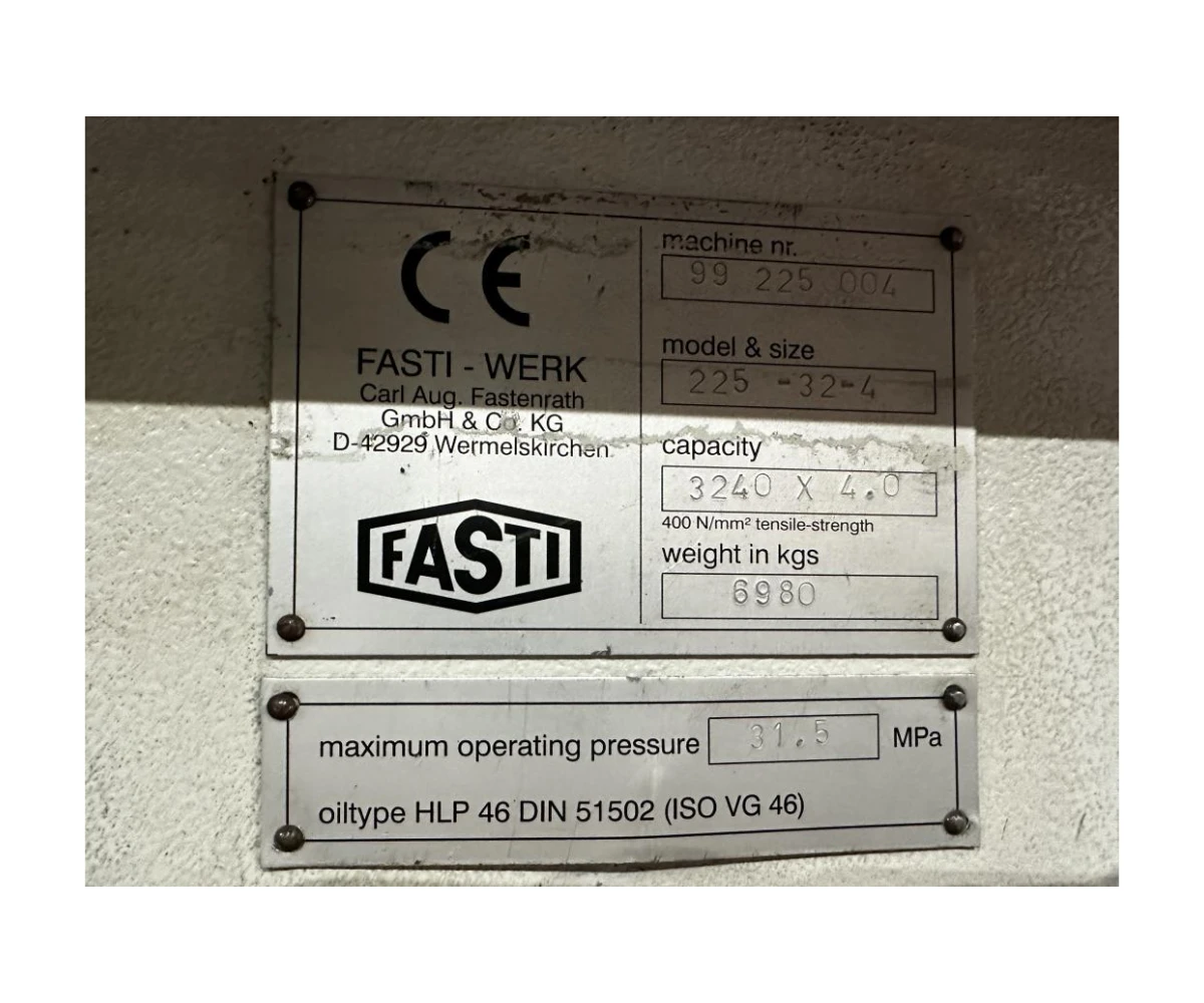 68383aafa610d_armstrong49861052