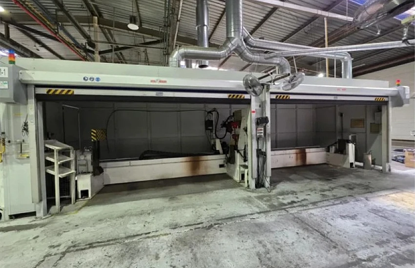 Robotic welding station with a Panasonic A0225 M robot - INTER-PLAST offer