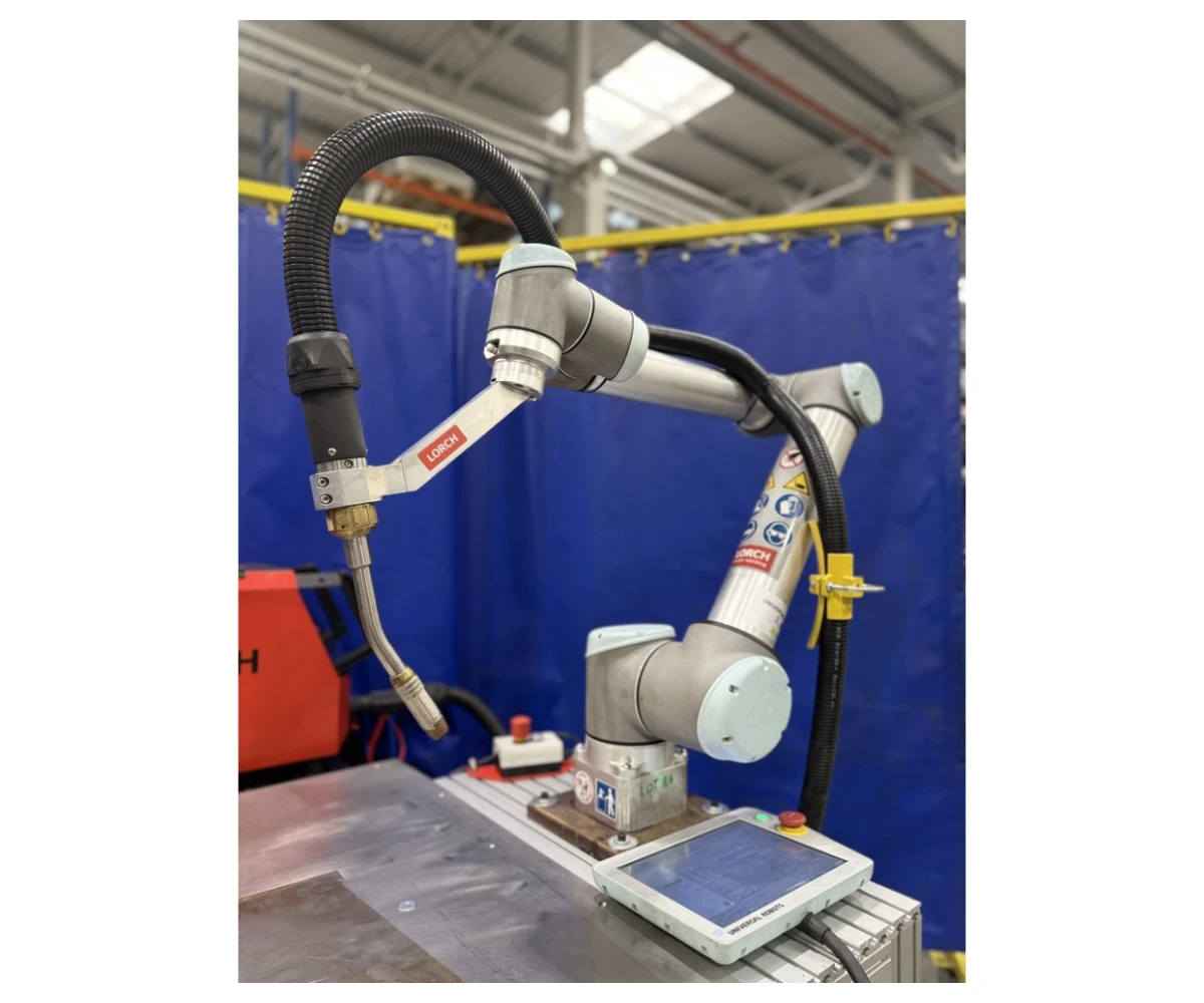 Universal-Schweißroboter UR10