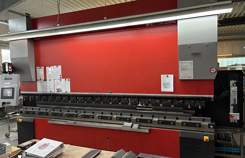 AMADA HFE M2 2204 8 AXESL - wo es auf jedes Detail ankommt