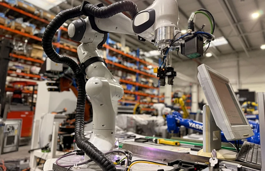 Franka Emika z kamerą – inteligentny cobot nowej generacji