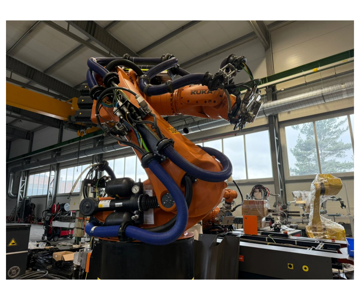 KUKA KR360 R2830