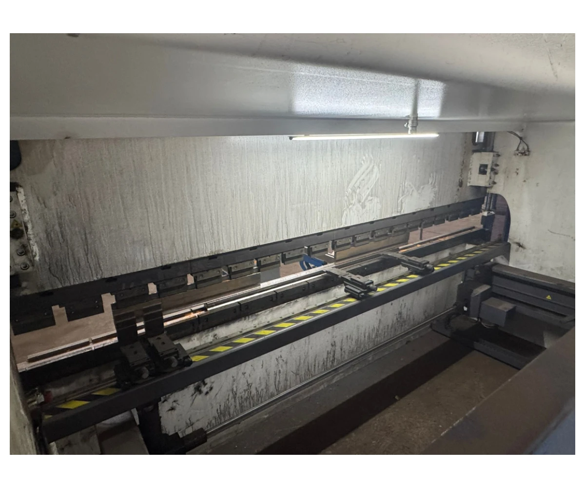 699d61794580a_0005_KnRleq_original