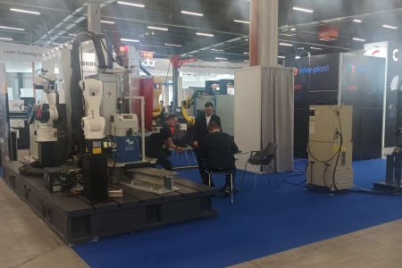 Sukces na Targach STOOM Kielce 2023: Prezentacja Robotów Przemysłowych Fanuc i Panasonic