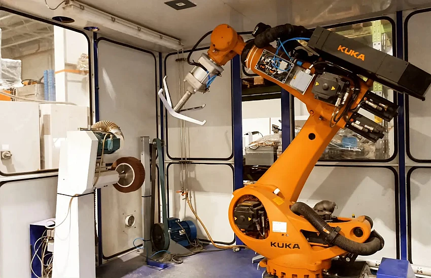 Produktionsautomatisierung - Schleifen mit einem Kuka-Roboter